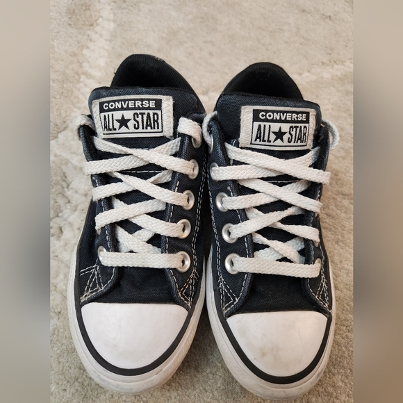 Converse Kids Black and White Low Top Chuck Taylor Padded Style Sneakers Size 12 - Picture 1 of 7